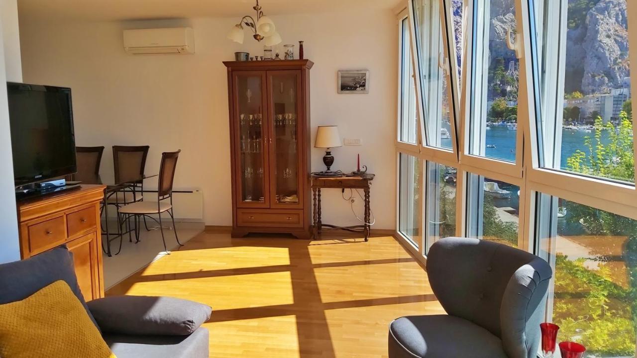Apartment Lora Оміш Екстер'єр фото
