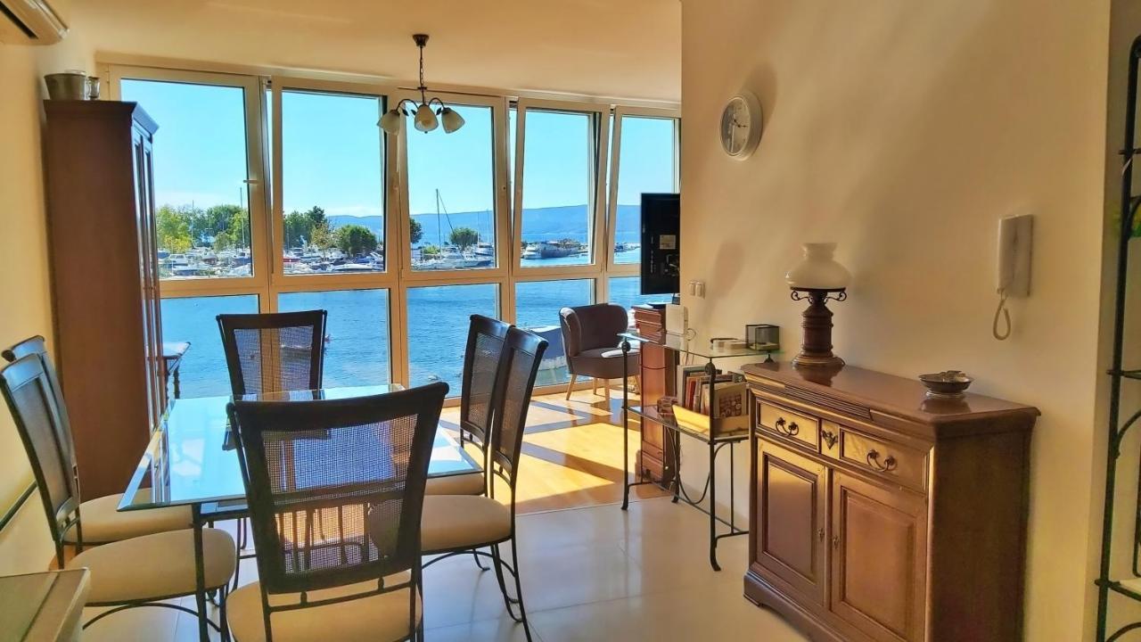 Apartment Lora Оміш Екстер'єр фото