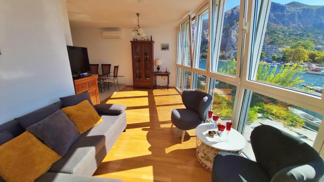 Apartment Lora Оміш Екстер'єр фото