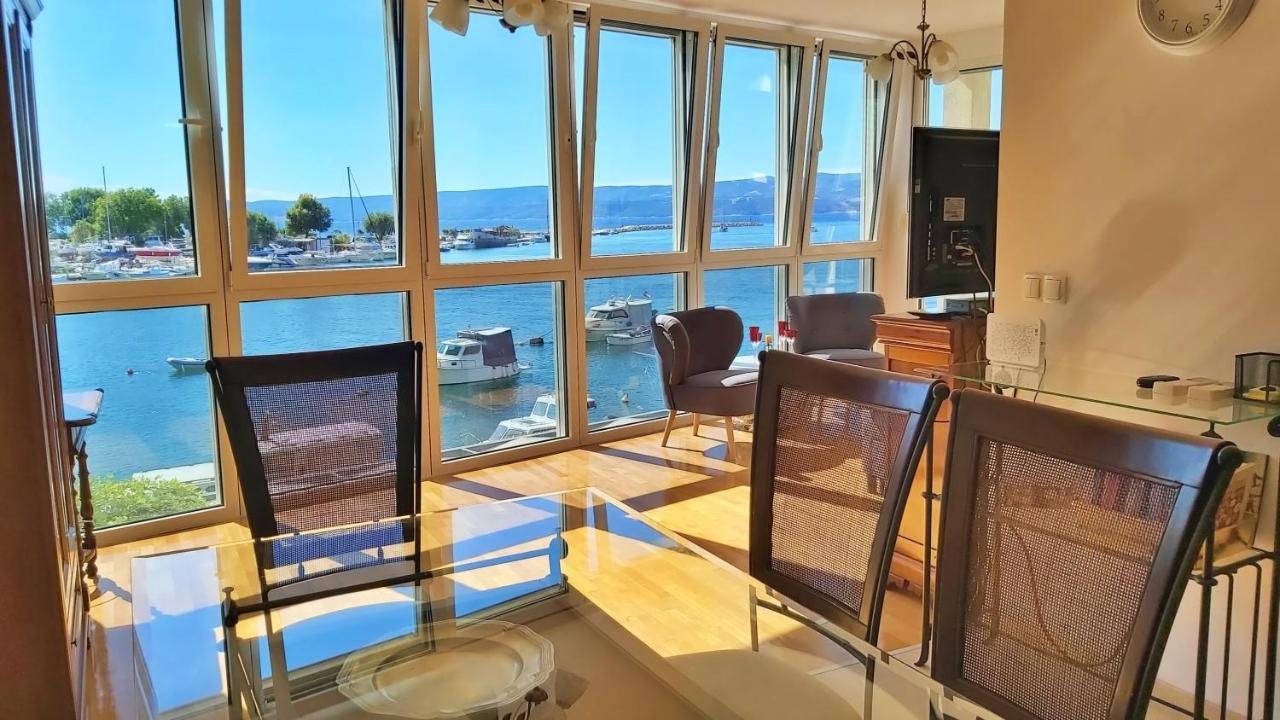 Apartment Lora Оміш Екстер'єр фото