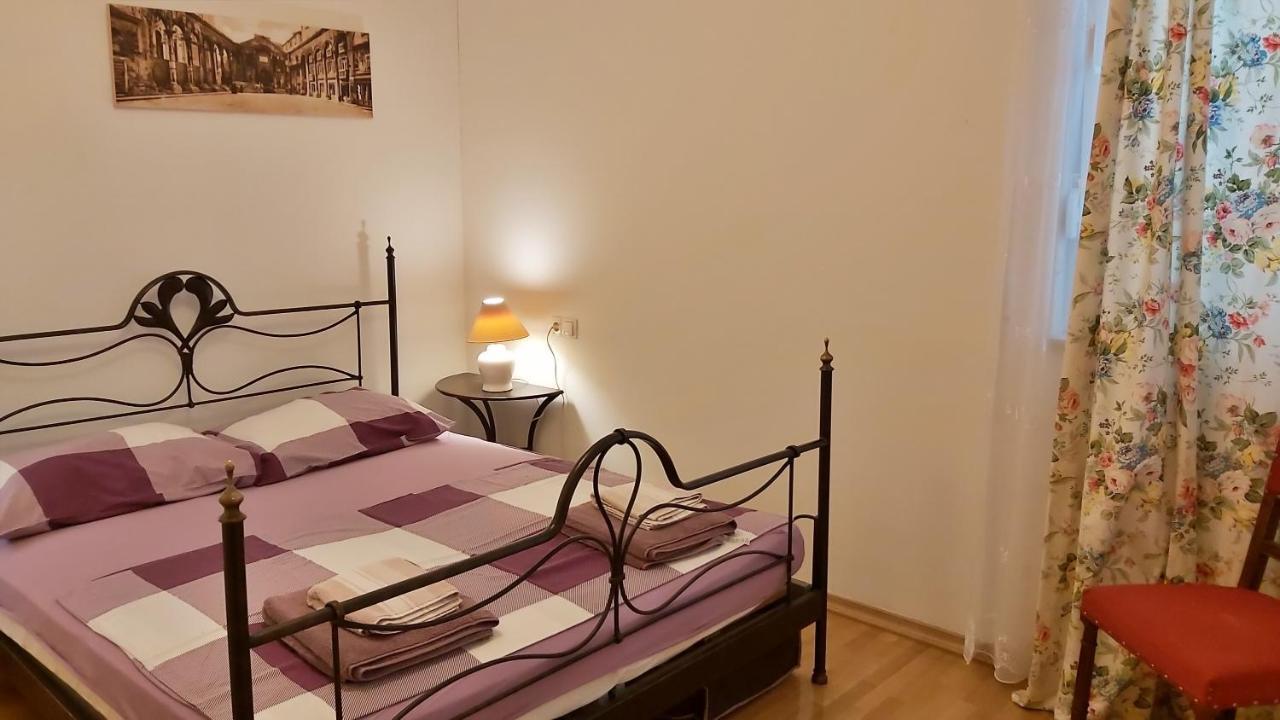 Apartment Lora Оміш Екстер'єр фото