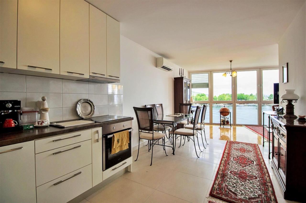 Apartment Lora Оміш Екстер'єр фото